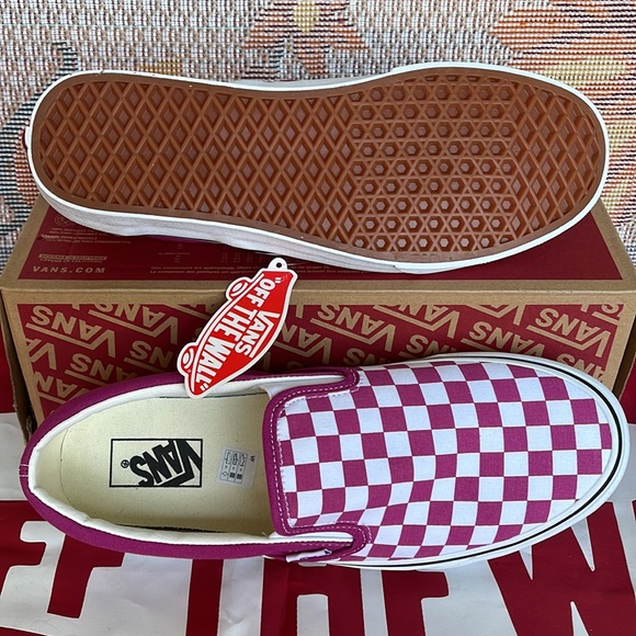 Vans Classic Slip-0n
(Checkerboard) Fuchsia Re VN000XG8AZY
Men’s Sneakers - Picture 4 of 16